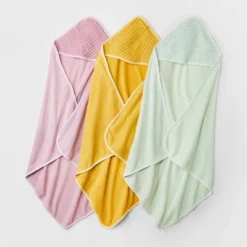 Baby Girls' 3pk Hooded Towel - Cloud Island™ -Cloud Island™ GUEST c65421ec 0f16 41c5 b6da 5536c2fbcb45